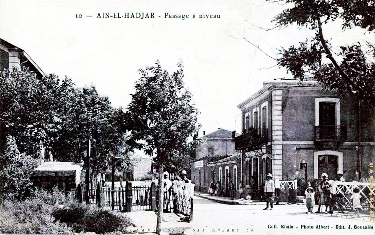 2605- Ain-El-Hadjar - Passage a Niveau.jpg